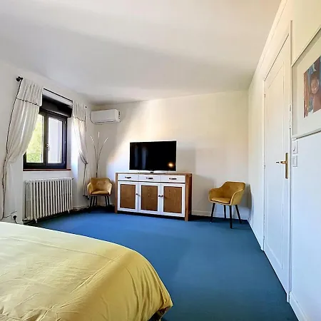 Des 3 Cypres - Batisse De Charme - Piscine Villa